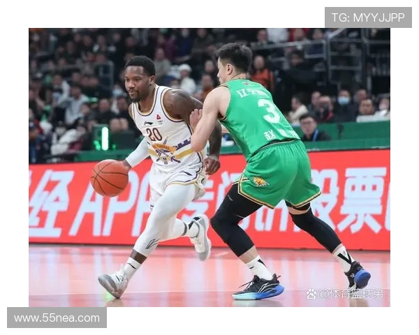 CBA激战广东队迎战江苏同曦队全力争胜展现篮球魅力